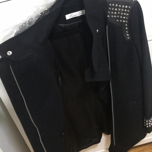 Coat - Picture 4 of 5